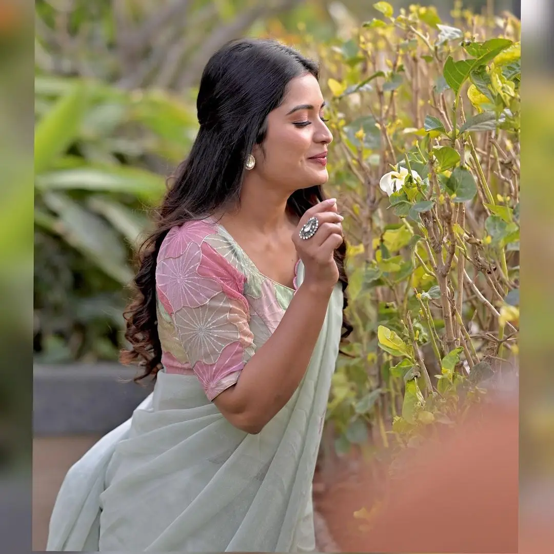 ETV Actress Priyanka Jain Wearing Light Green Saree Blouse